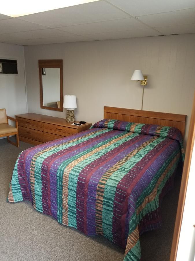 Long Ships Motel Солт Сейнт Мери Екстериор снимка