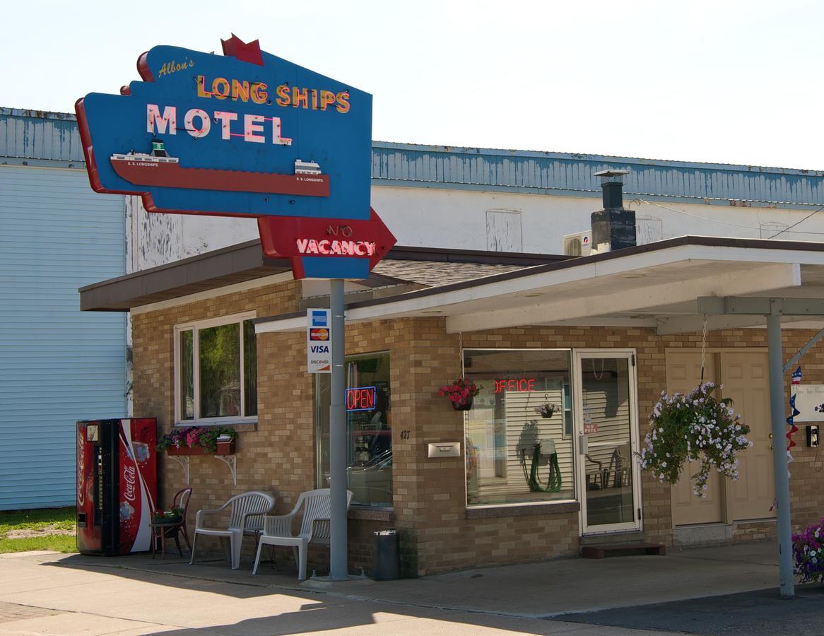 Long Ships Motel Солт Сейнт Мери Екстериор снимка